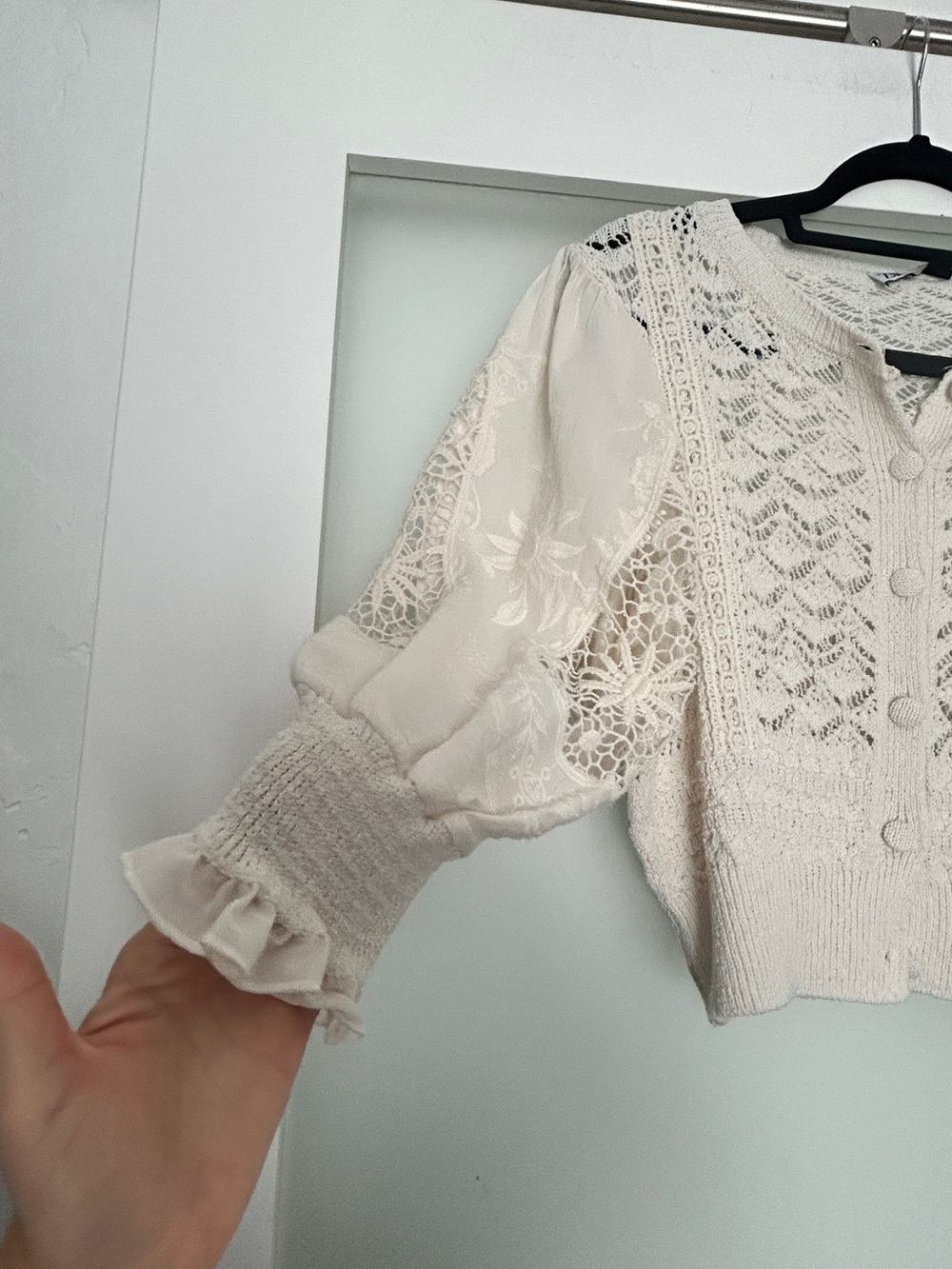 Zara cream crochet lace knit cropped cardigan sweater small - Picture 5 of 7